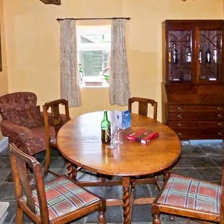 بيت للعطل Dairy Cottage, *